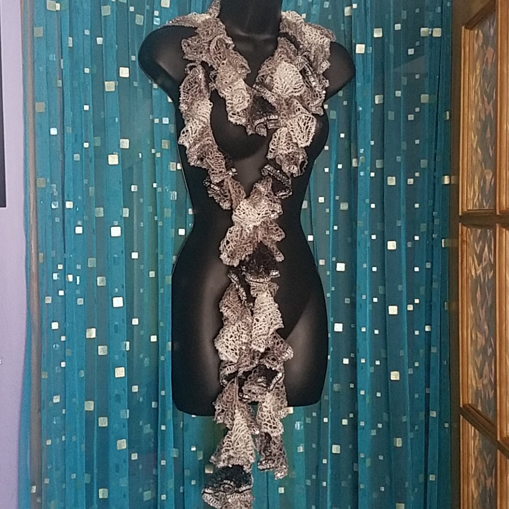 Handmade scarf - Picture 2 of 8